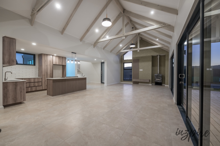 4 Bedroom Property for Sale in Outeniquasbosch Western Cape